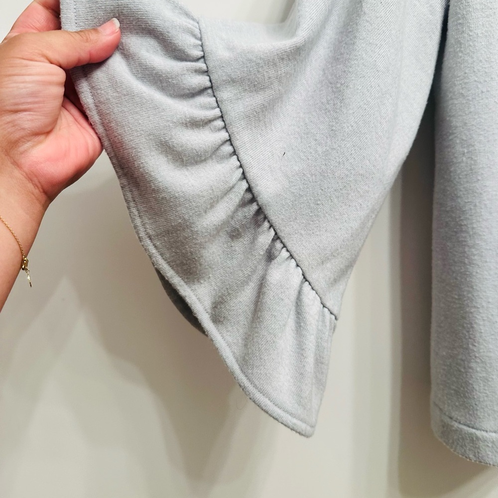 Banana republic grey bell half sleeve blouse - Picture 3 of 4